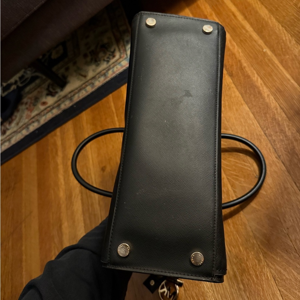 MK Purse - Picture 3 of 5